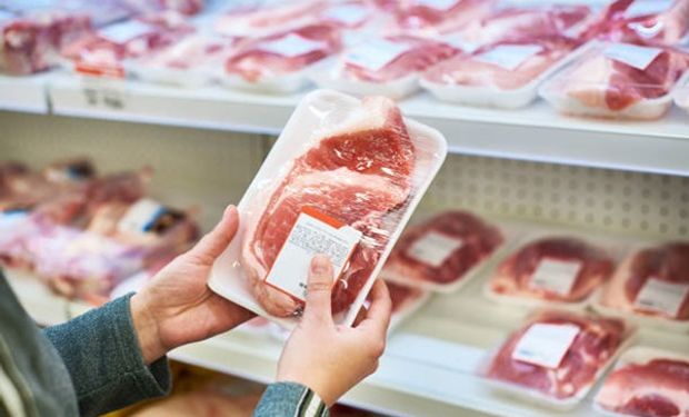 El más bajo de las últimas tres décadas: el consumo de carne retrocedió 18,5% y es uno de los peores registros de la historia