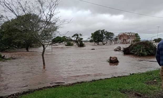 Chuvas continuam no Rio Grande do Sul e a capital Porto Alegre teve que fechar as comportas hoje. (Foto - Metsul)