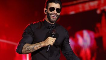 Gusttavo Lima compra trator clássico e relembra infância na roça: “Só pra sentir o cheiro da fumaça”