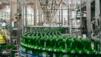 Heineken vende menos e anuncia corte de até 6 mil empregos