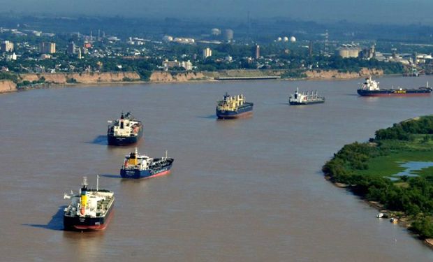 Río Paraná: las lluvias darían un alivio a la bajante histórica