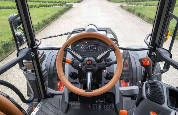 tractor historico t5 new holland