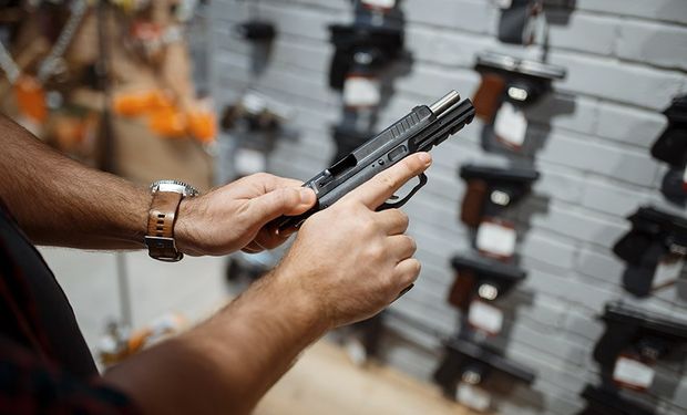 CCJ do Senado derruba decreto de Lula e reduz exigências para armas de fogo