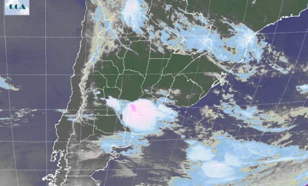 En el recorte de la Imagen Satelital se puede observar la abundante nubosidad que acompaña el sistema frontal sobre la provincia de Buenos Aires, sur de Córdoba, centro de San Luis y noreste de La Pampa.