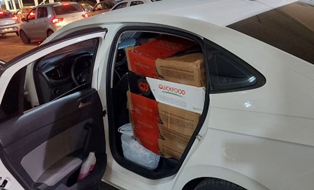 Lo agarraron en la Aduana: un brasilero transportaba más de 600 kg de carne en el baúl y en los asientos traseros del auto