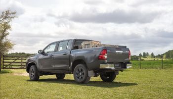 ¿Cuántos kilos de soja, maíz y novillo hacen falta para comprar una pick up?