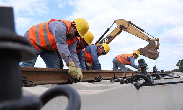 Trenes Argentinos Cargas recibirá asistencia técnica de Estados Unidos para el mantenimiento de vías.