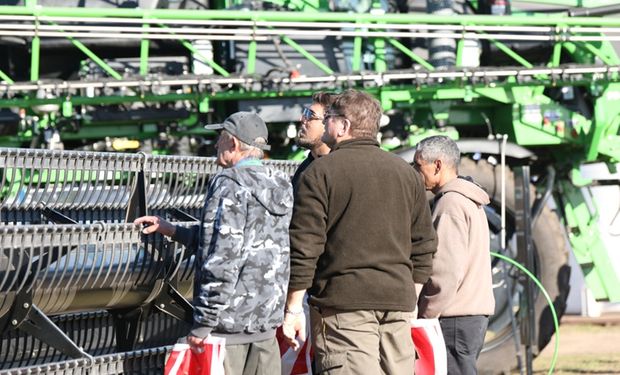 Maquinaria agrícola: factores estacionales y suba de retenciones pusieron un freno en las ventas con respecto a mayo