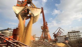China devora la producción récord de Estados Unidos