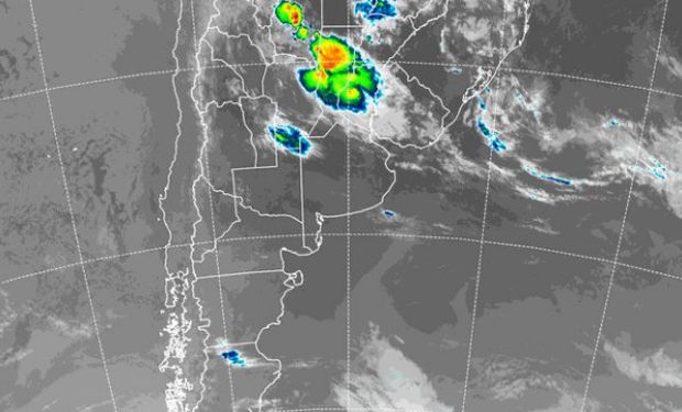 La humedad disponible mantiene la posibilidad de lluvias débiles para la región centro