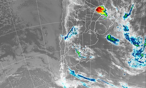 En el recorte de la Imagen Satelital puede observarse la presencia aún de un núcleo nuboso con alta actividad sobre el extremo noreste del país.