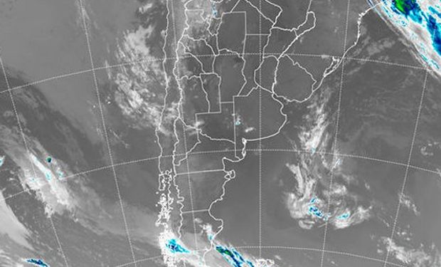 La imagen satelital se mantiene como evidencia de la fuerte presencia anticiclónica en la estructura atmosférica.