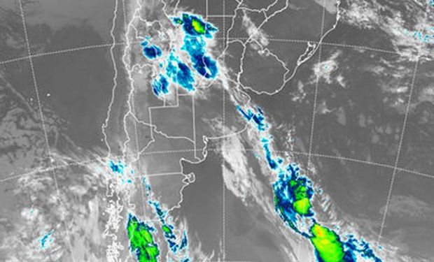 Se aprecian vastas coberturas nubosas sobre la provincia de Córdoba y las vecindades del sur de Santa Fe.