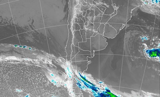 El recorte de la Imagen Satelital indica claramente el vasto despliegue de cielos despejados que predominan prácticamente en todo nuestro territorio.