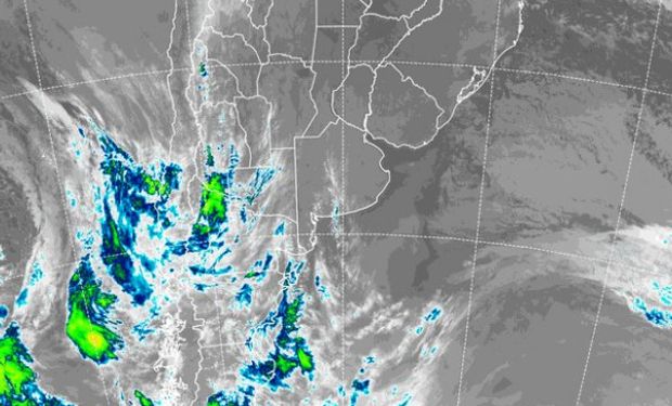 En el recorte de la imagen satelital, se observa cómo, respecto de ayer, el frente que avanza desde el Pacífico sur, lo ha hecho en forma lenta.