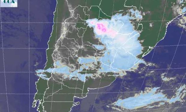 Se prevé marcado descenso de las temperaturas en el área central. Se registrarían lluvias y tormentas de variada intensidad sobre NOA, NEA, Cuyo y norte pampeano. Rige un alerta por lluvias y tormentas intensas sobre regiones del Norte.