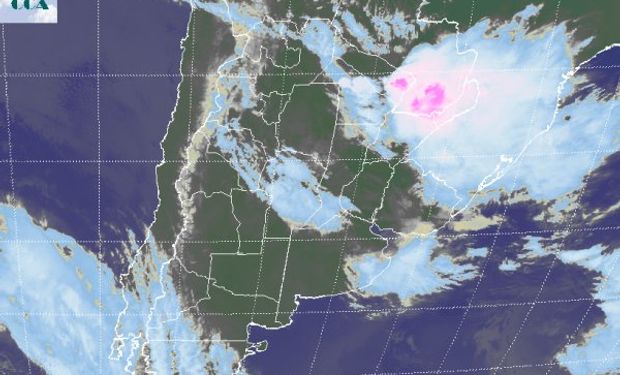 La foto satelital, presenta vastas coberturas en la provincia de CB que se extienden hacia el norte de BA.