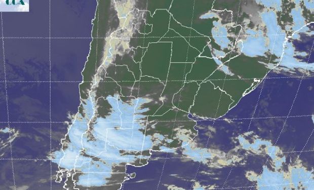 En la foto satelital se aprecia el avance de un sistema de mal tiempo desde el oeste, el cual ya afecta el sur de LP y en las próximas horas estaría dejando algunas lluvias ligeras en el sudoeste de BA.