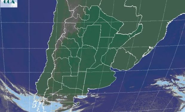 La foto satelital permite apreciar el vasto despliegue de cielos despejados en buena parte de las zonas productivas del sudeste de Sudamérica.