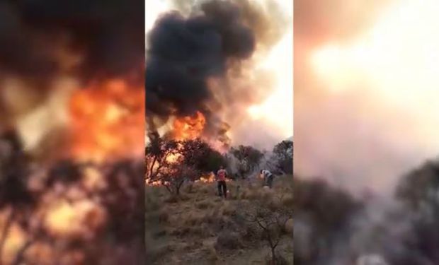 "Es impresionante, nos va a encerrar el fuego": duro video en pleno avance de los incendios en Córdoba