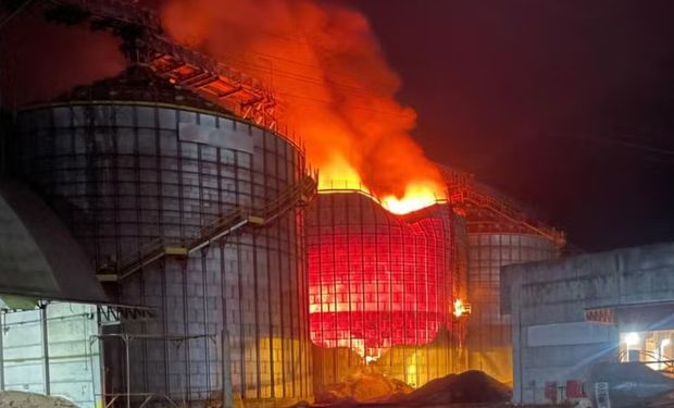 Incêndio atinge silo de grãos e mobiliza Corpo de Bombeiros no RS