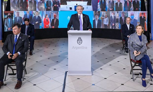 Pelegrina repartió pedidos del campo al Gobierno tras participar del acto oficial por la Independencia