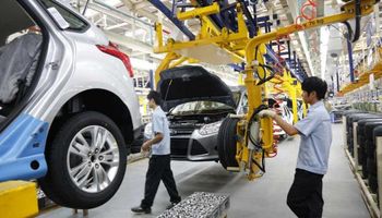 Según el Indec, la industria cayó 1,1% en octubre