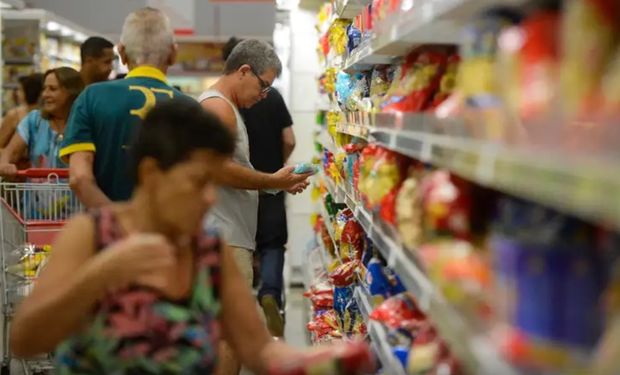 Principal responsável por essa alta foi o grupo alimentação e bebidas, que apresentou um aumento de 8% nos preços durante o ano. (Tânia Rêgo/Agência Brasil)