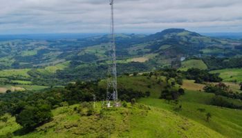 Paraná lança programas para reforçar energia elétrica e conectividade no campo