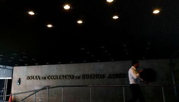 El dólar blue avanzó $5: “Se ha fijado la meta de llegar al próximo abril sin necesidad de devaluar"