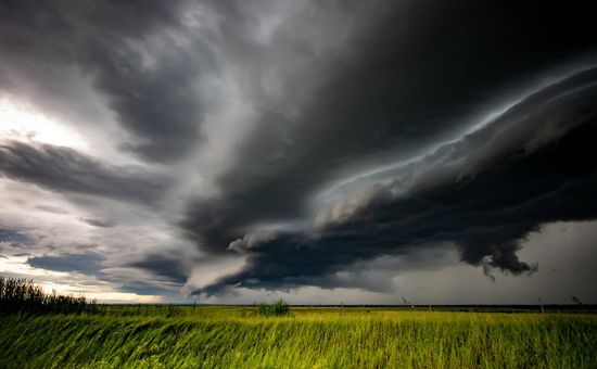 Instabilidades devem provocar temporais em parte do Sul, Sudeste e Centro-Oeste, com volumes de chuva que podem chegar a 100 mm até segunda-feira