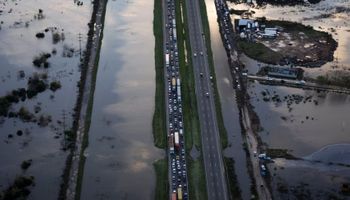 Los testimonios de productores por el "mar de agua" tras la tormenta en plena cosecha: "No se parece a nada que hayamos visto antes"