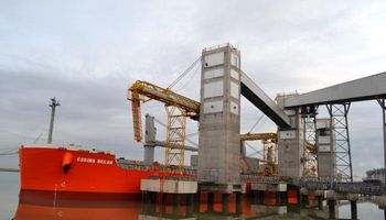 Inversión en el puerto de Bahía Blanca aumentará la capacidad operativa