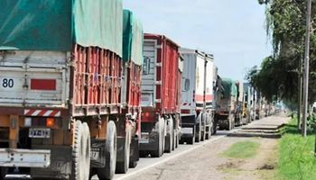 Santa Fe espera 20 mil camiones por día por la cosecha gruesa: buscan ordenar el tránsito y la seguridad