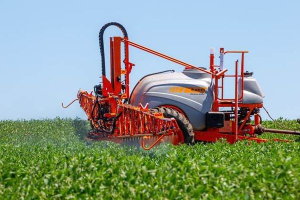 Pulverizador Uniport 3030 Vortex da Jacto em exposição no Show Rural