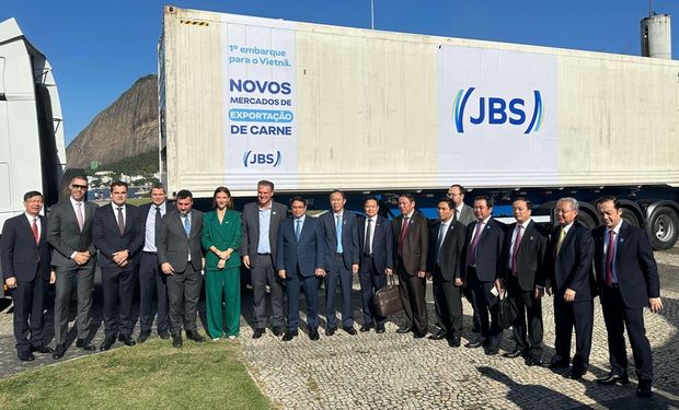 Brasil, com a JBS, faz primeiro embarque de carne bovina ao Vietnã