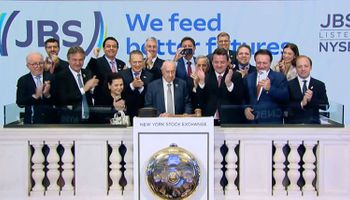 Zé Mineiro toca o sino e marca estreia da JBS na Bolsa de Nova York