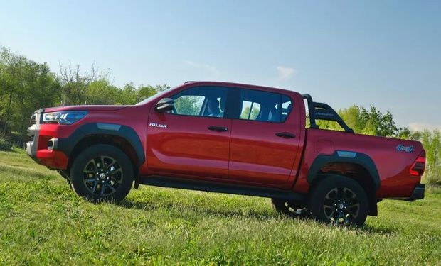 Toyota Hilux se recupera en ventas y es el tercer vehículo más patentado en julio: ranking de pick ups