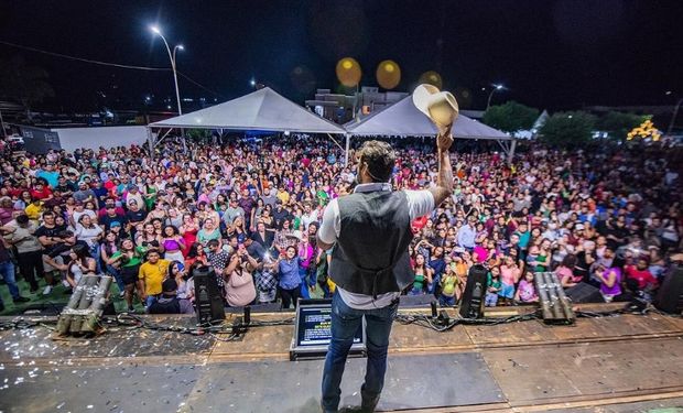 Entre seus sucessos está a música "Bruto, rústico e sistemático", que fez parte da trilha sonora da novela Paraíso, da TV Globo. (foto - Instagram)