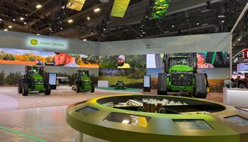 John Deere apresenta quatro novas máquinas autônomas de alta tecnologia na CES 2025