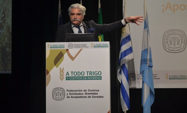 El escritor, periodista y analista político Jorge Asís en su panel de A Todo Trigo.