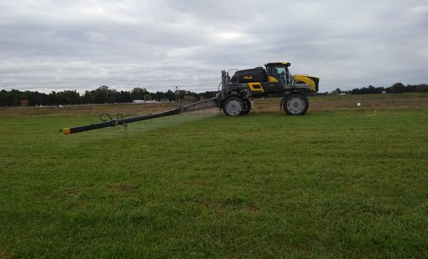 La demostración a campo de la aplicación de fitosanitarios parece ser una buena herramienta para erradicar el desconocimiento, evacuar dudas y quitar miedos.