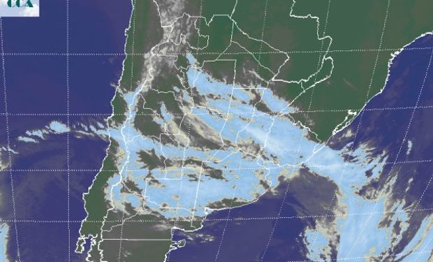 En el recorte de imagen satelital, se hace gráfico el vasto despliegue de nubosidad. Las mismas no son demasiado desarrolladas.