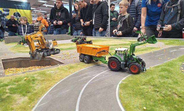 El "Disney" del agro, en imágenes: una recorrida por el primer día de Agritechnica 2023