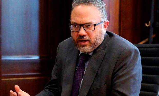 Kulfas se refirió a la hidrovía tras la prórroga por 90 días de la concesión actual
