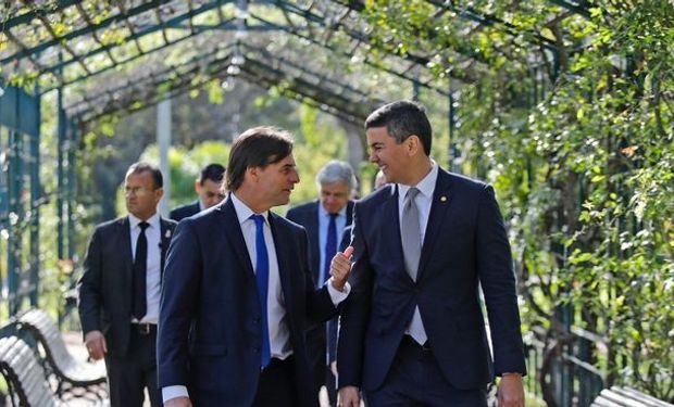 A informação surgiu após a posse do novo presidente do Paraguai, Santiago Peña, quando ele se reuniu com seu colega Luis Lacalle Pou, presidente do Uruguai.