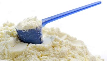 En "resguardo del interés fiscal", la AFIP estableció valores de referencia para la exportación de leche en polvo