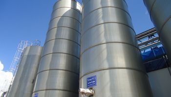 Leche entera en polvo cayó casi el doble que la soja