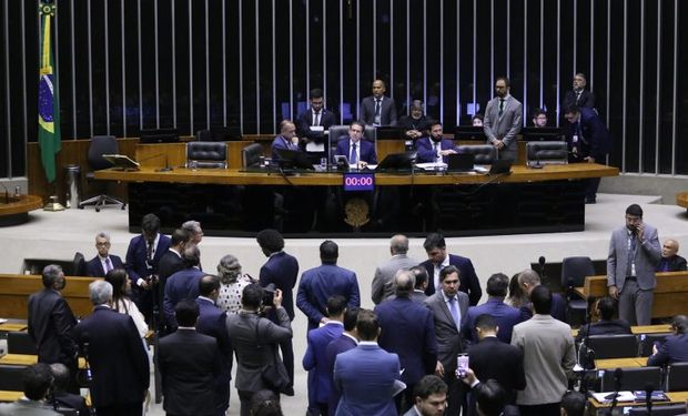 Câmara aprova novo marco do licenciamento ambiental e texto segue para sanção de Lula