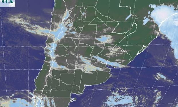 En el recorte de imagen satelital, podemos apreciar el tránsito de nubosidad que afecta gran parte de la franja central.
